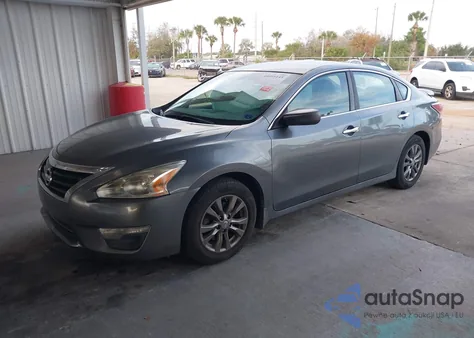 2015 Nissan Altima 2.5 S из США, поврежденный, VIN 1N4AL3AP0FC186595